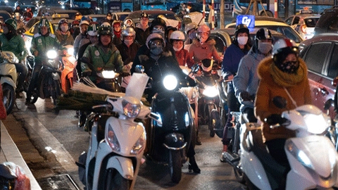 Un Vietnamien roule 7800 km en moto chaque année