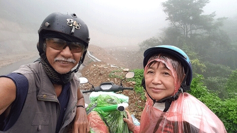 Voyage à moto au Vietnam d’un couple de 70 ans